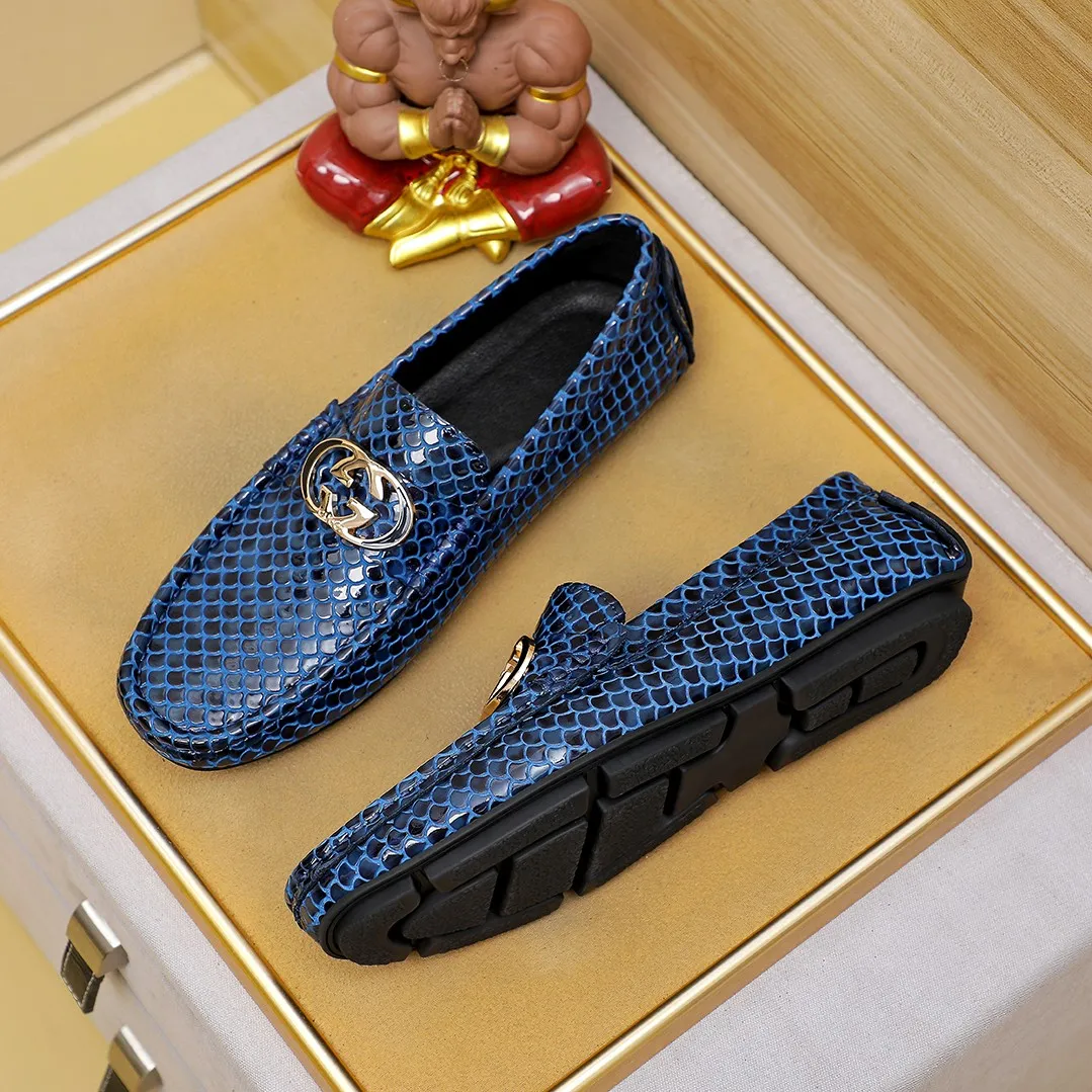 Men's shoes💰360💰🕷🕷️【 GUCCI 】Gucci's best-selling trendy men's casual slip-on shoes🇨🇳Official website original 1:1 mold opening💯Original quality, fine workmanship☘Fashionable and versatile, perfect last shape, comfortable on the feet🍓Trendy men's recommended model, imported cowhide on the top layer🎋High-quality pigskin lining, rubber wear-resistant and non-slip outsole, high-end atmosphere, worth owning🍉Optional 38-45